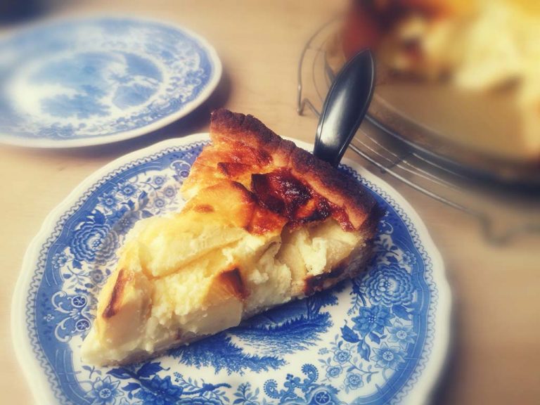 Käsekuchen mit Apfel schwedisch